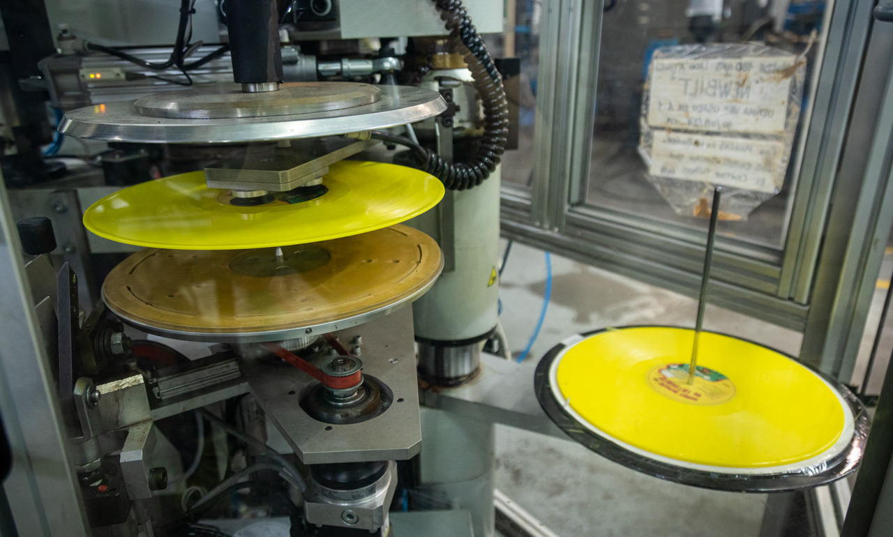 Creciente demanda de discos vinilo abruma a fabricantes - San Diego  Union-Tribune en Español