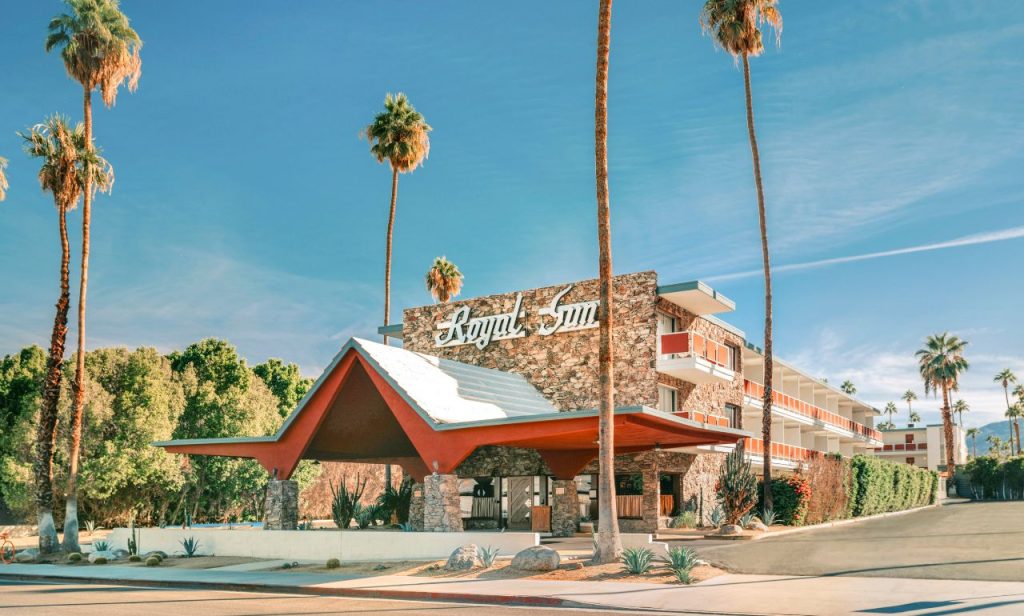 Royal Sun Palm Springs: el regreso del esplendor retro al corazón del ...