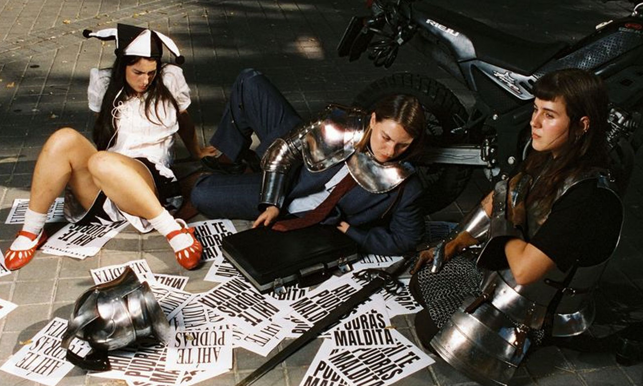 Las Petunias se rebelan ante las expectativas en Ahí te pudras, maldita